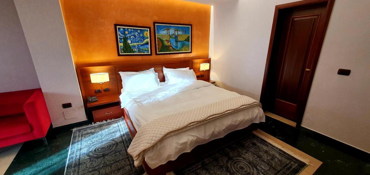 Nov Hotel Tirana Exterior photo